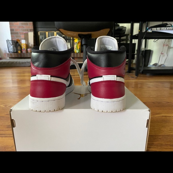 Jordan1 - Picture 3 of 4